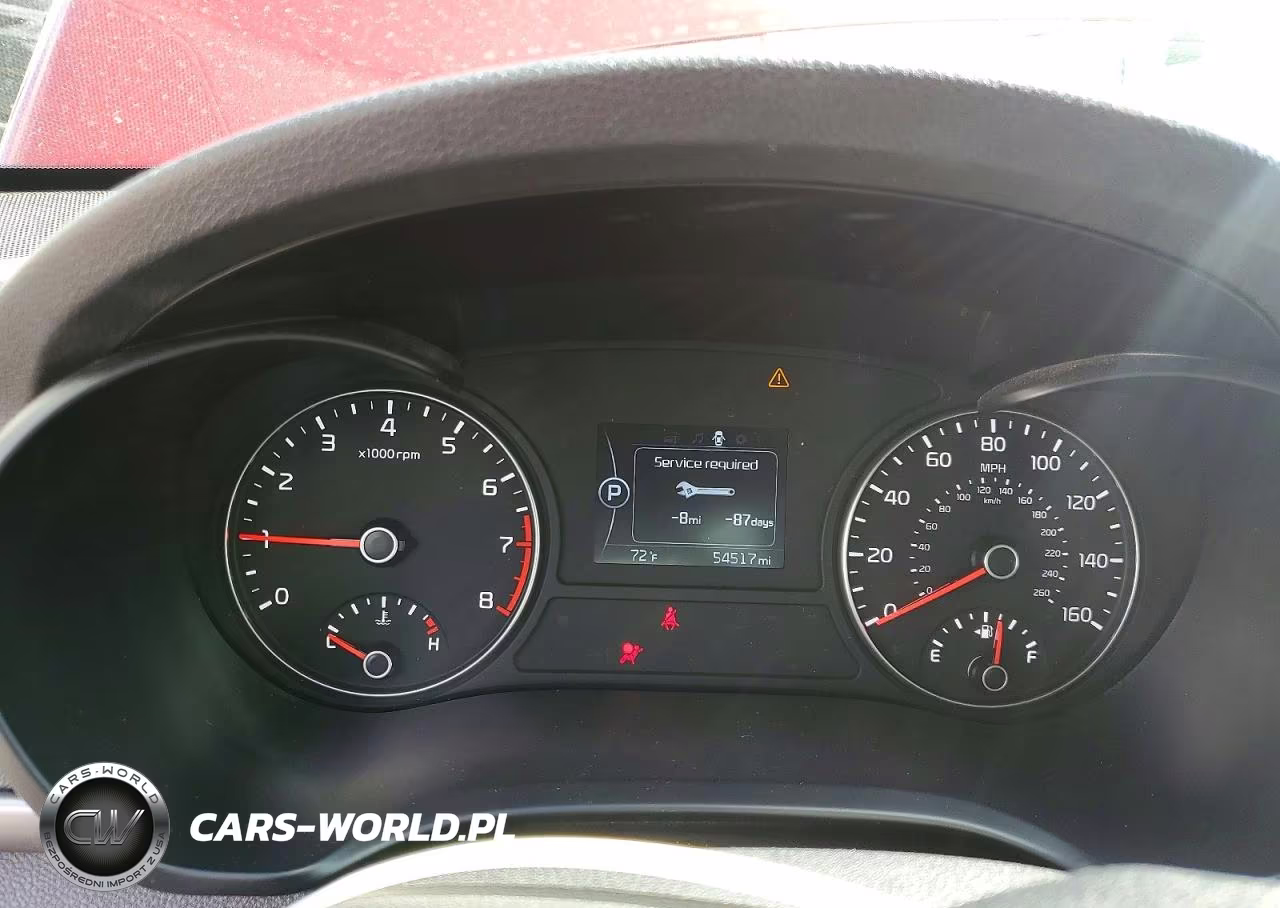 2018 Kia Optima S VIN:5XXGT4L33JG220638 - 9
