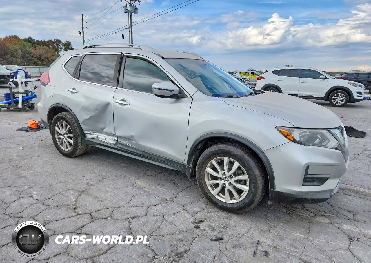2019 Nissan Rogue S VIN:5N1AT2MT9KC826208 - 4