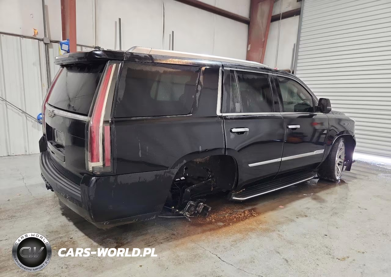 2017 Cadillac Escalade Luxury VIN:1GYS3BKJ7HR304476 - 3