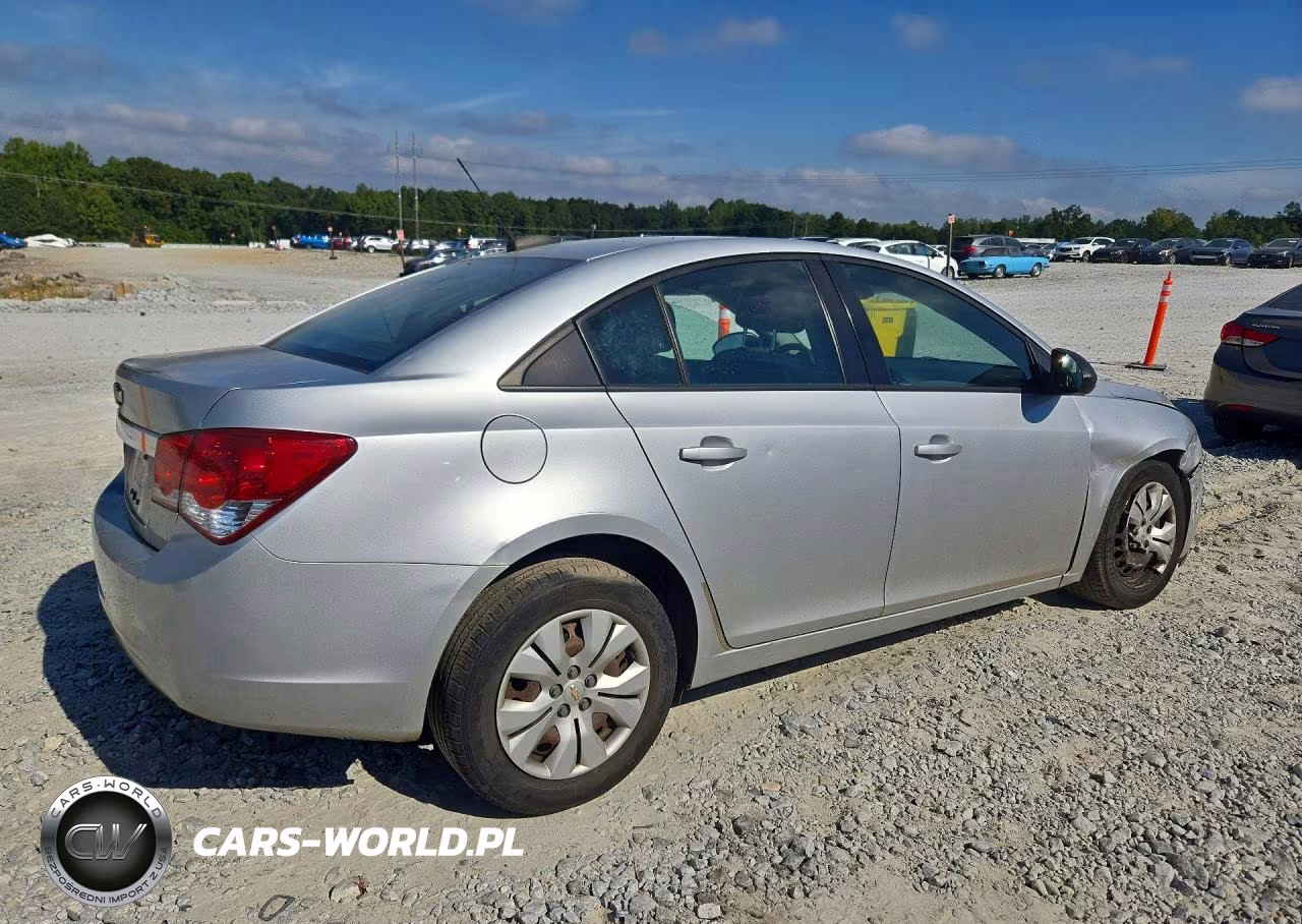 2015 Chevrolet Cruze Ls VIN:1G1PA5SH5F7295679 - 3