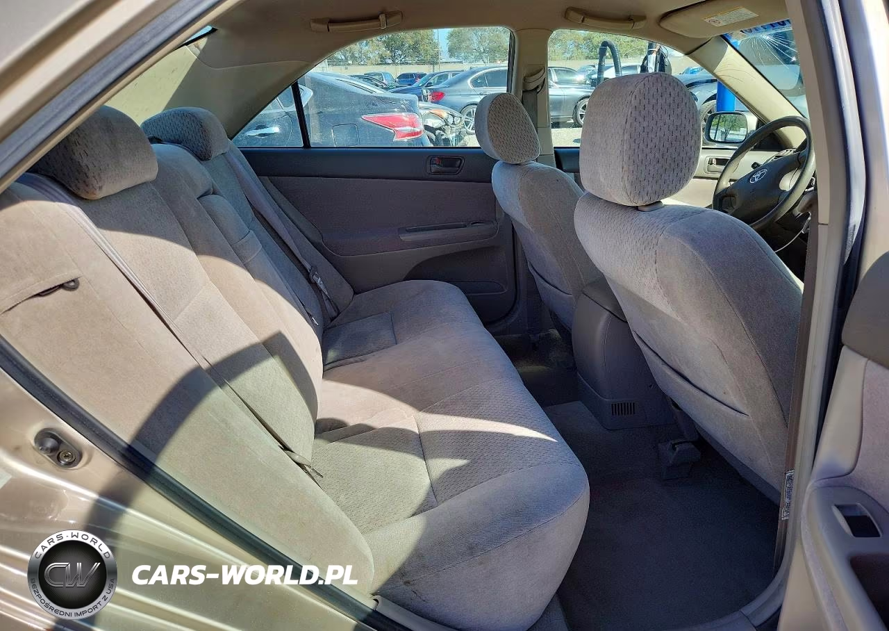 2003 Toyota Camry Le VIN:JTDBE32K430142849 - 11