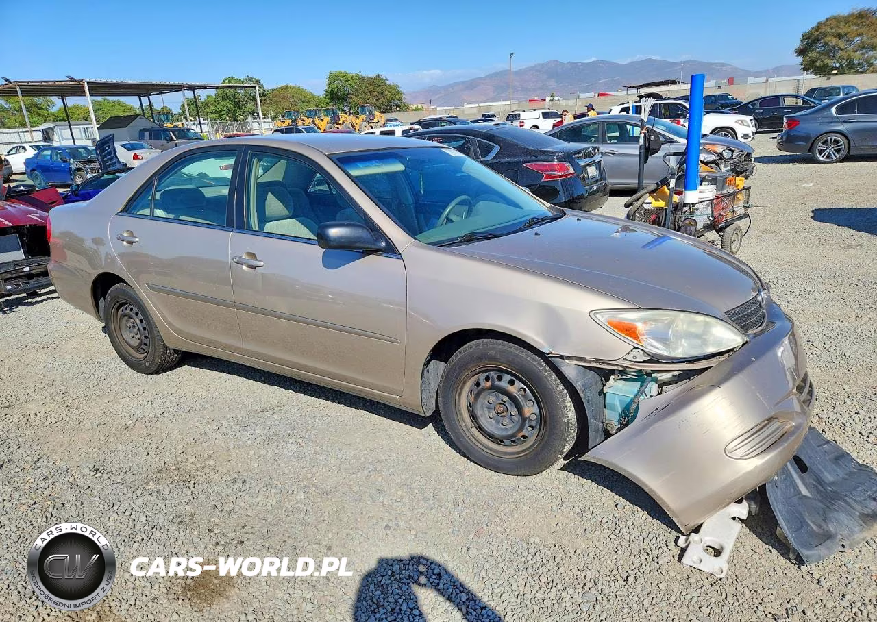 2003 Toyota Camry Le VIN:JTDBE32K430142849 - 5