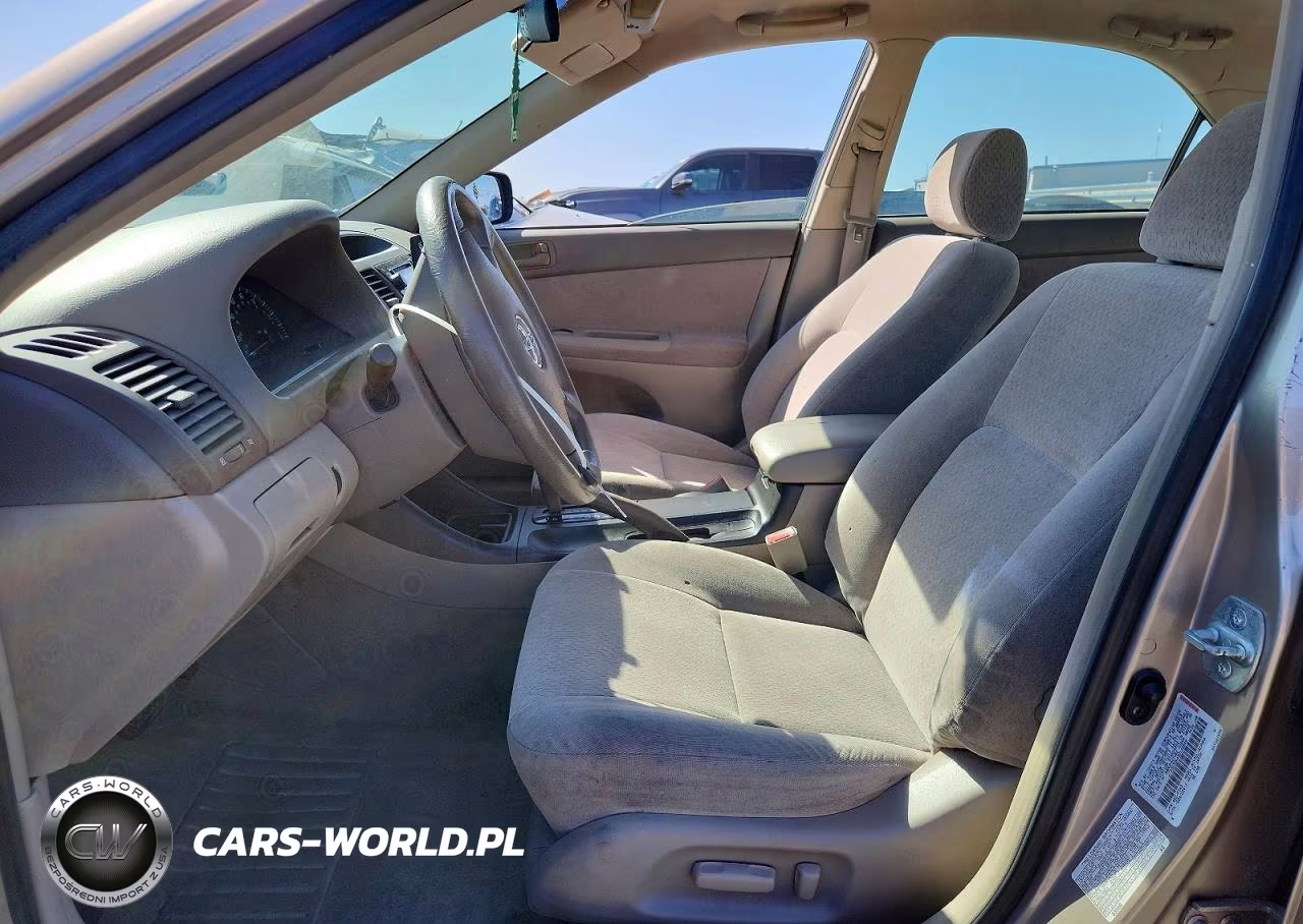 2003 Toyota Camry Le VIN:JTDBE32K430142849 - 8