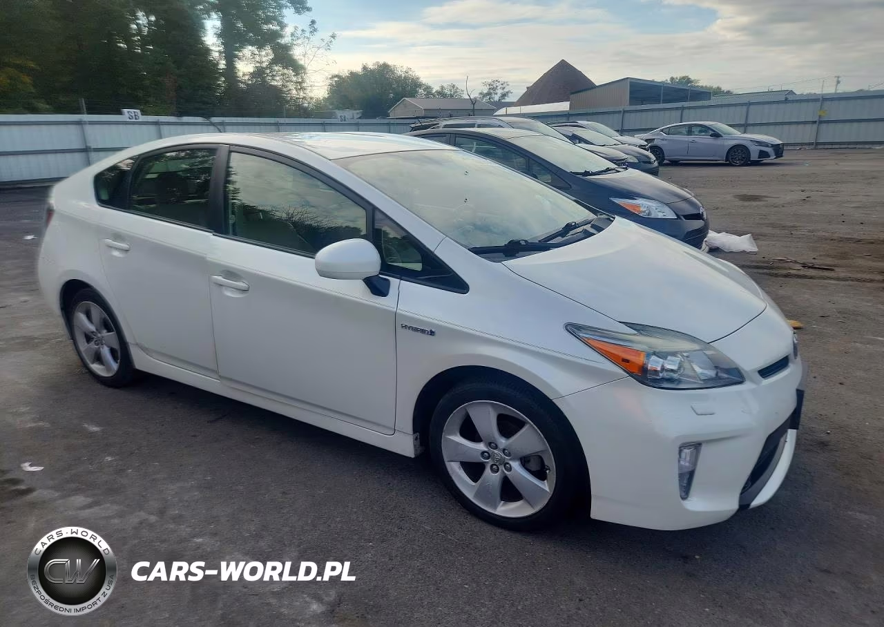 2015 Toyota Prius Five VIN:JTDKN3DUXF0402996 - 4