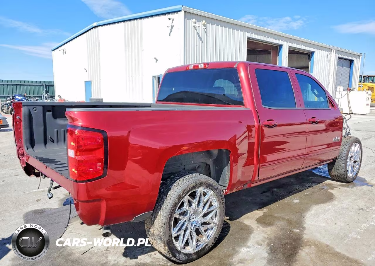 2018 Chevrolet Silverado C1500 Lt VIN:3GCPCRECXJG185717 - 3