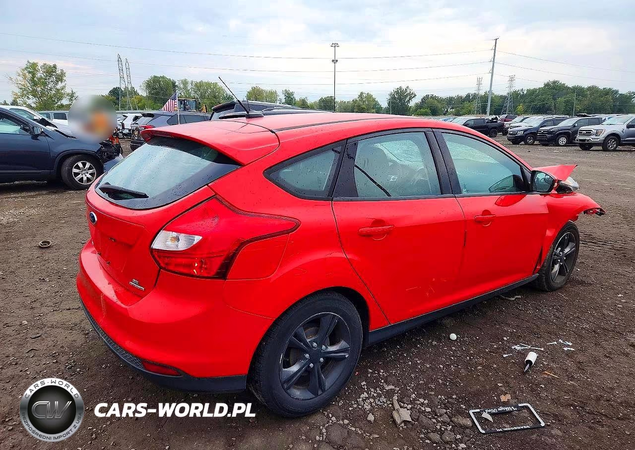 2013 Ford Focus Se VIN:1FADP3K2XDL255732 - 3