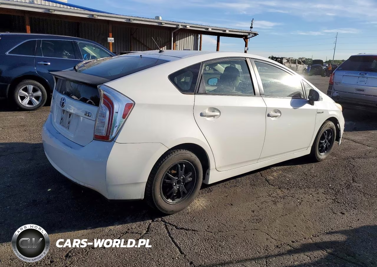 2013 Toyota Prius Two VIN:JTDKN3DU1D5583860 - 3