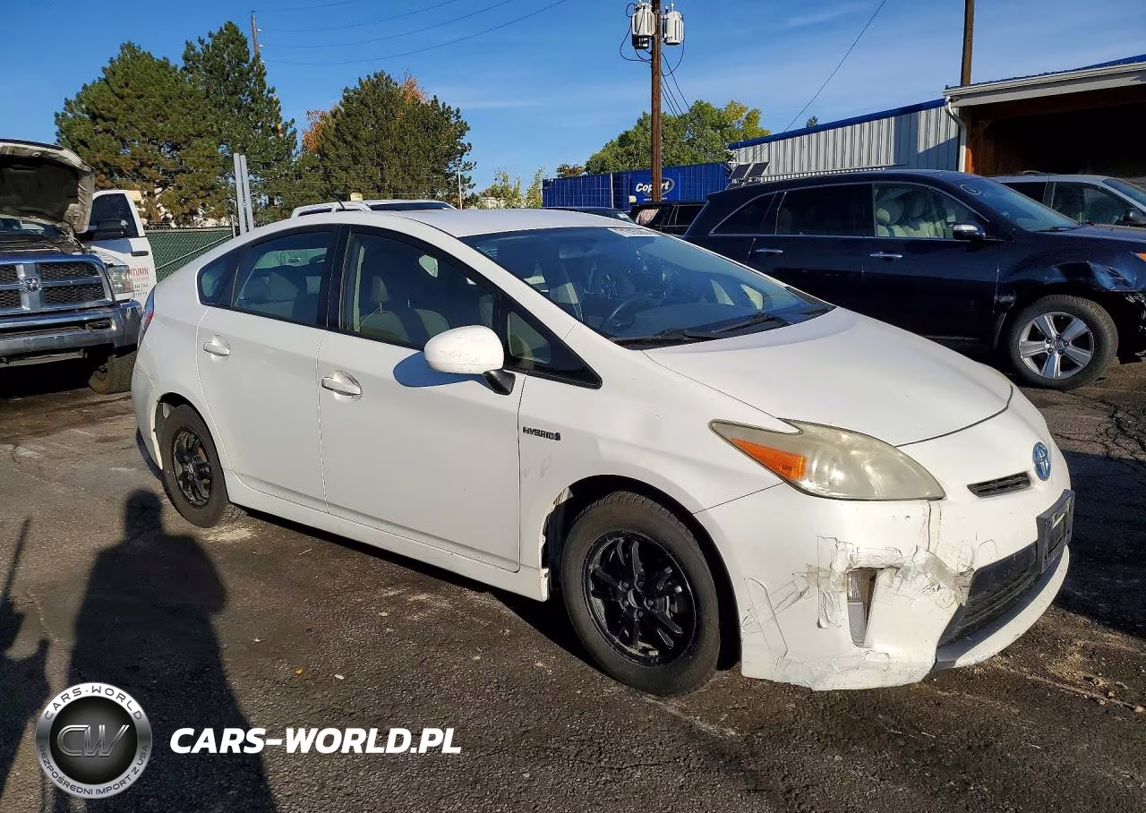 2013 Toyota Prius Two VIN:JTDKN3DU1D5583860 - 4