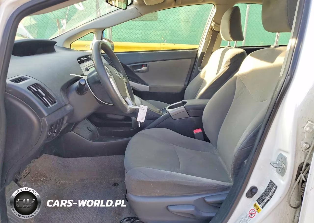 2013 Toyota Prius Two VIN:JTDKN3DU1D5583860 - 7