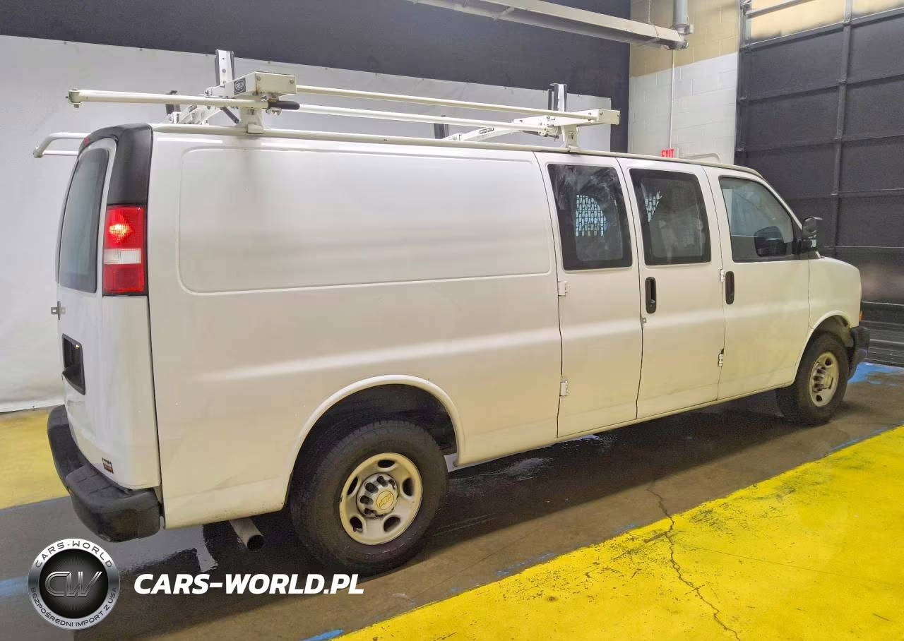 2023 Chevrolet Express G2500 VIN:1GCWGBFP5P1101738 - 3