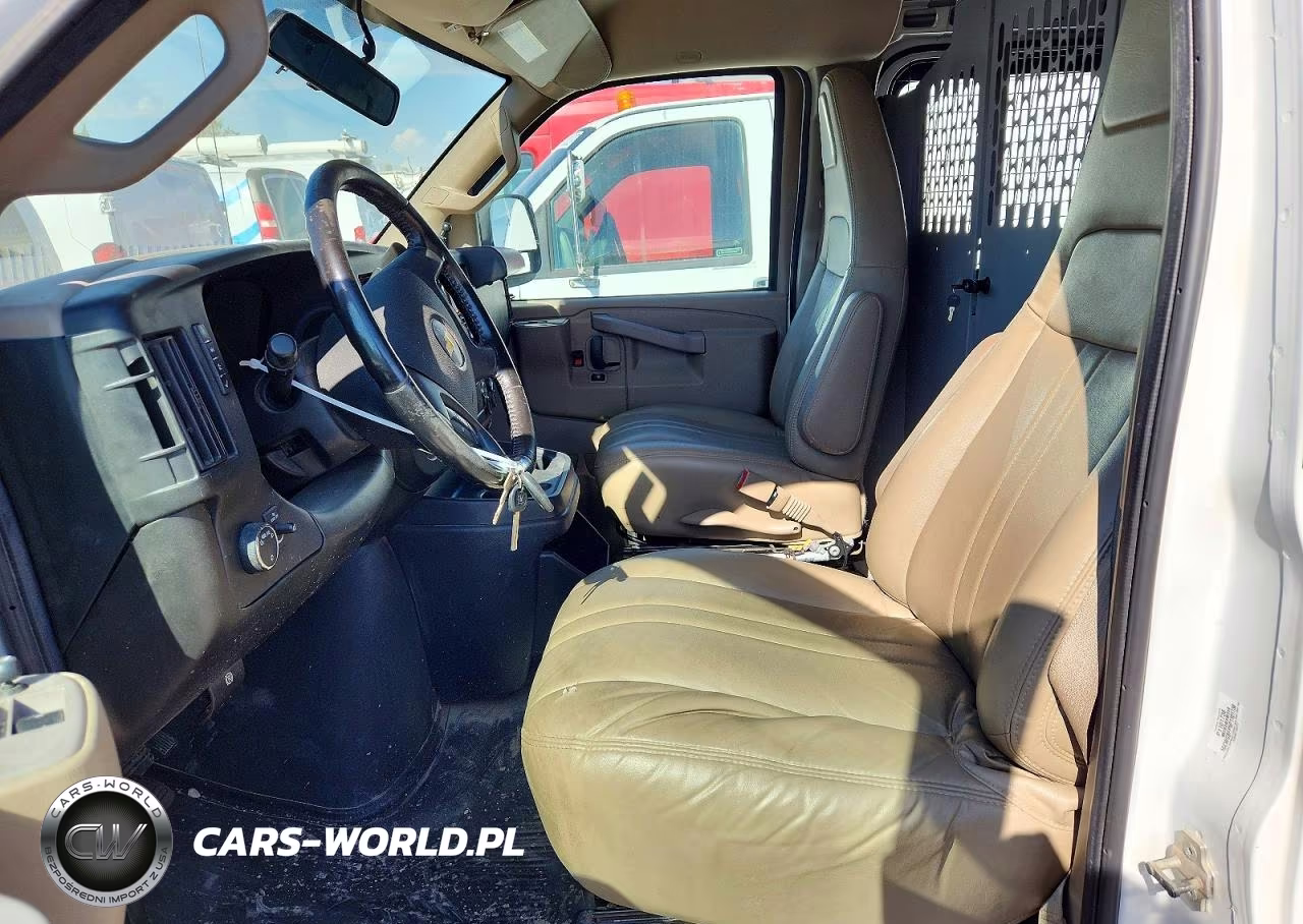 2023 Chevrolet Express G2500 VIN:1GCWGBFP5P1101738 - 7