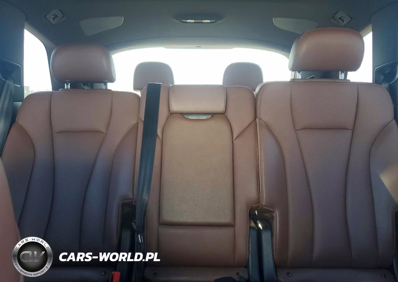 2018 Audi Q7 Premium Plus VIN:WA1LAAF78JD046068 - 10