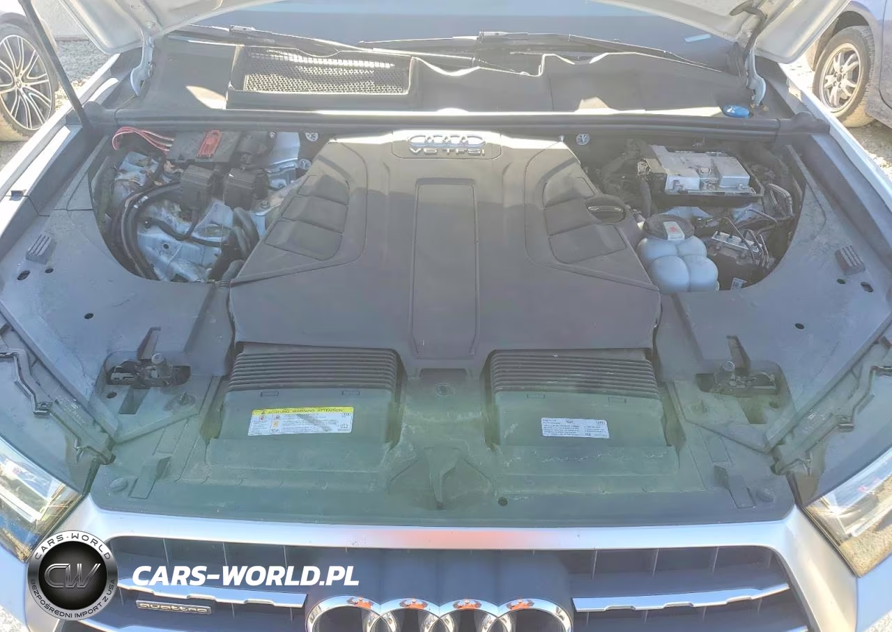 2018 Audi Q7 Premium Plus VIN:WA1LAAF78JD046068 - 12