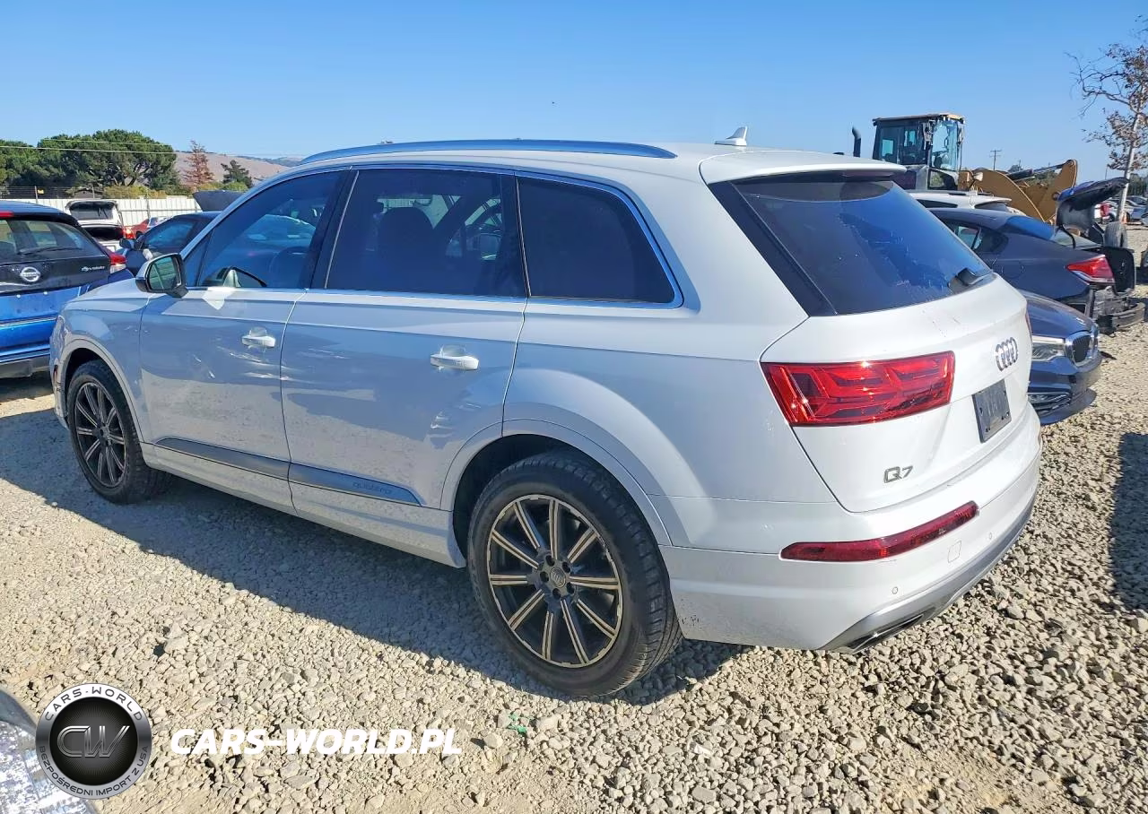 2018 Audi Q7 Premium Plus VIN:WA1LAAF78JD046068 - 2