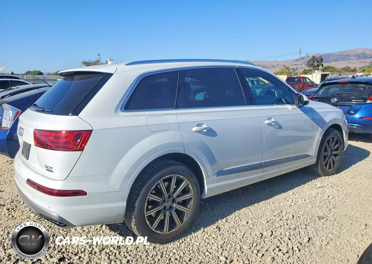 2018 Audi Q7 Premium Plus VIN:WA1LAAF78JD046068 - 3