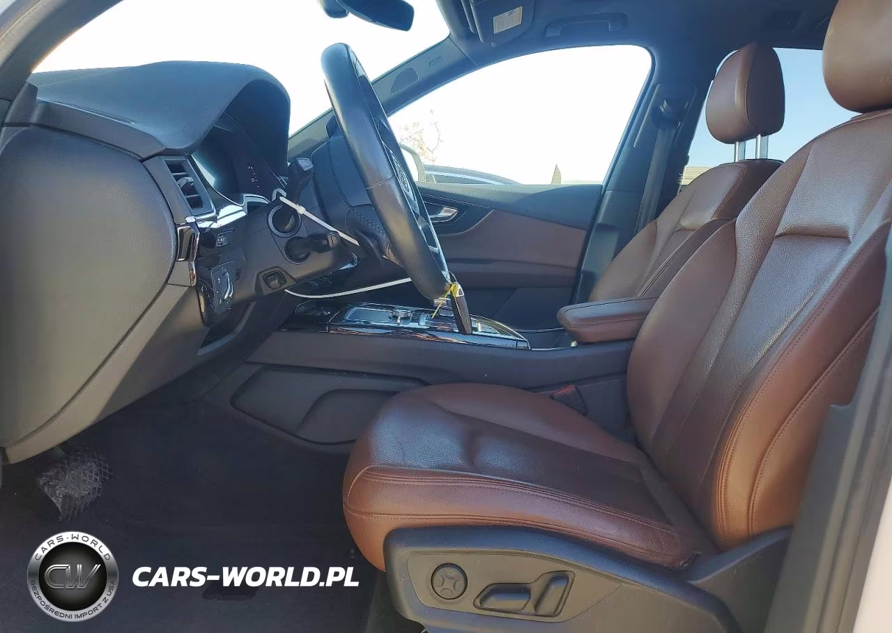 2018 Audi Q7 Premium Plus VIN:WA1LAAF78JD046068 - 7
