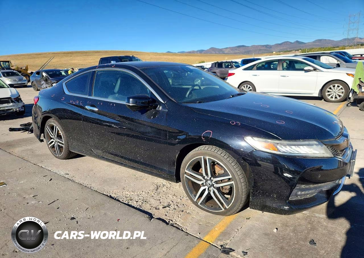 2017 Honda Accord Touring VIN:1HGCT2B03HA000532 - 4