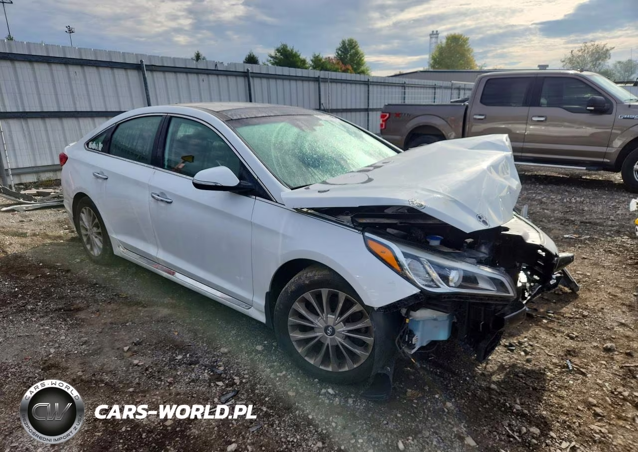 2015 Hyundai Sonata Limited VIN:5NPE34AF3FH133614 - 4