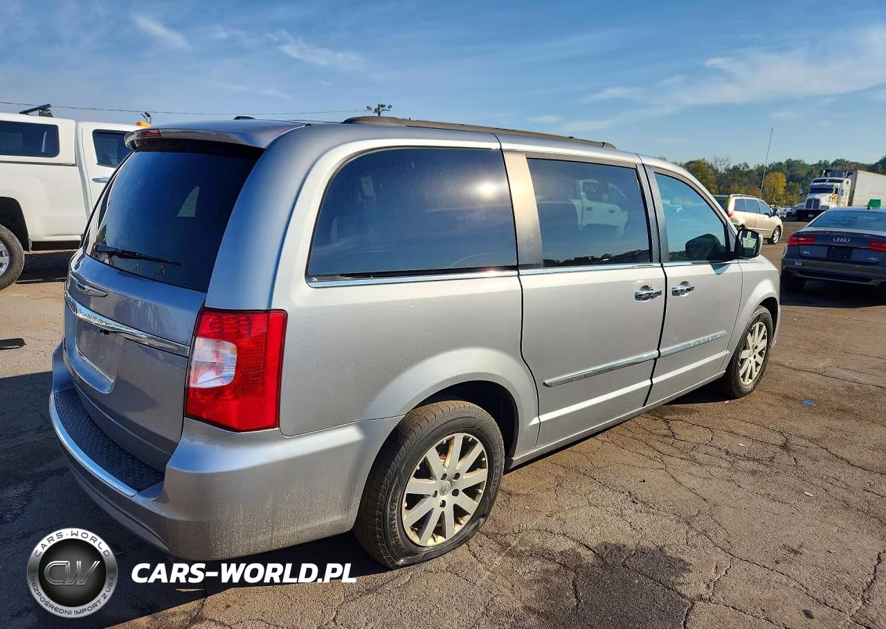 2015 Chrysler Town & Country Touring VIN:2C4RC1BG7FR740268 - 3