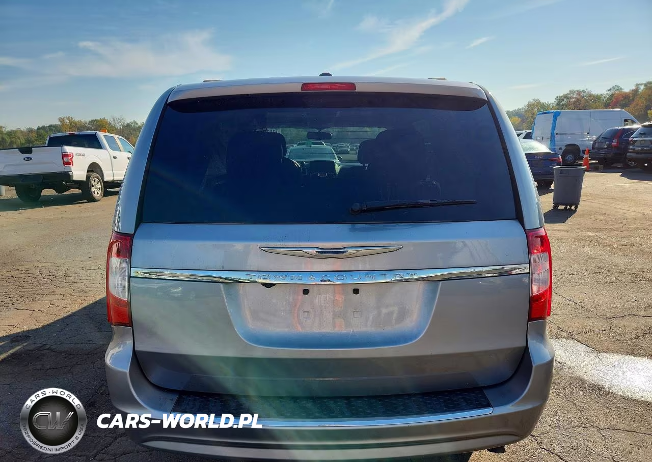 2015 Chrysler Town & Country Touring VIN:2C4RC1BG7FR740268 - 6