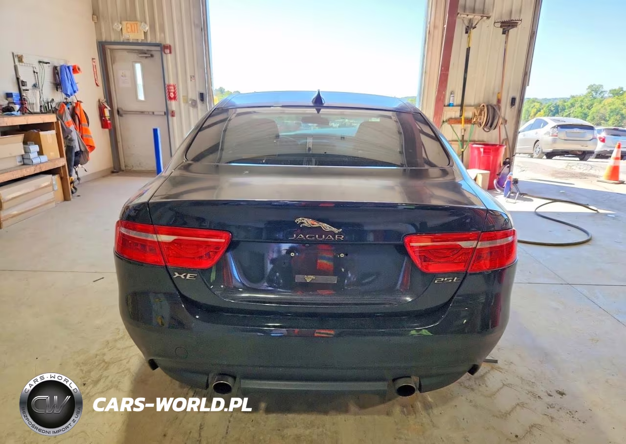 2017 Jaguar Xe Premium VIN:SAJAD4BG5HA965180 - 6