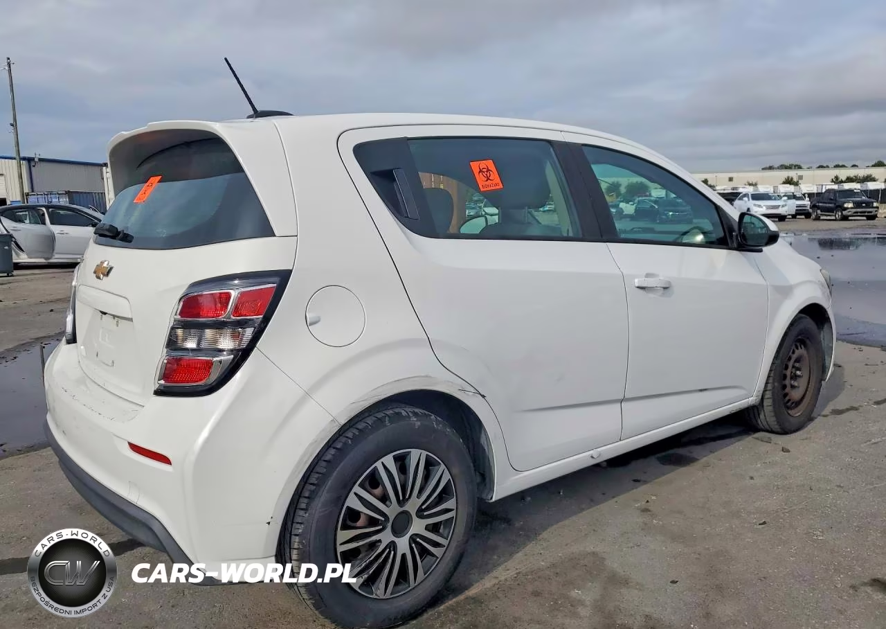 2018 Chevrolet Sonic VIN:1G1JG6SH4J4105388 - 3