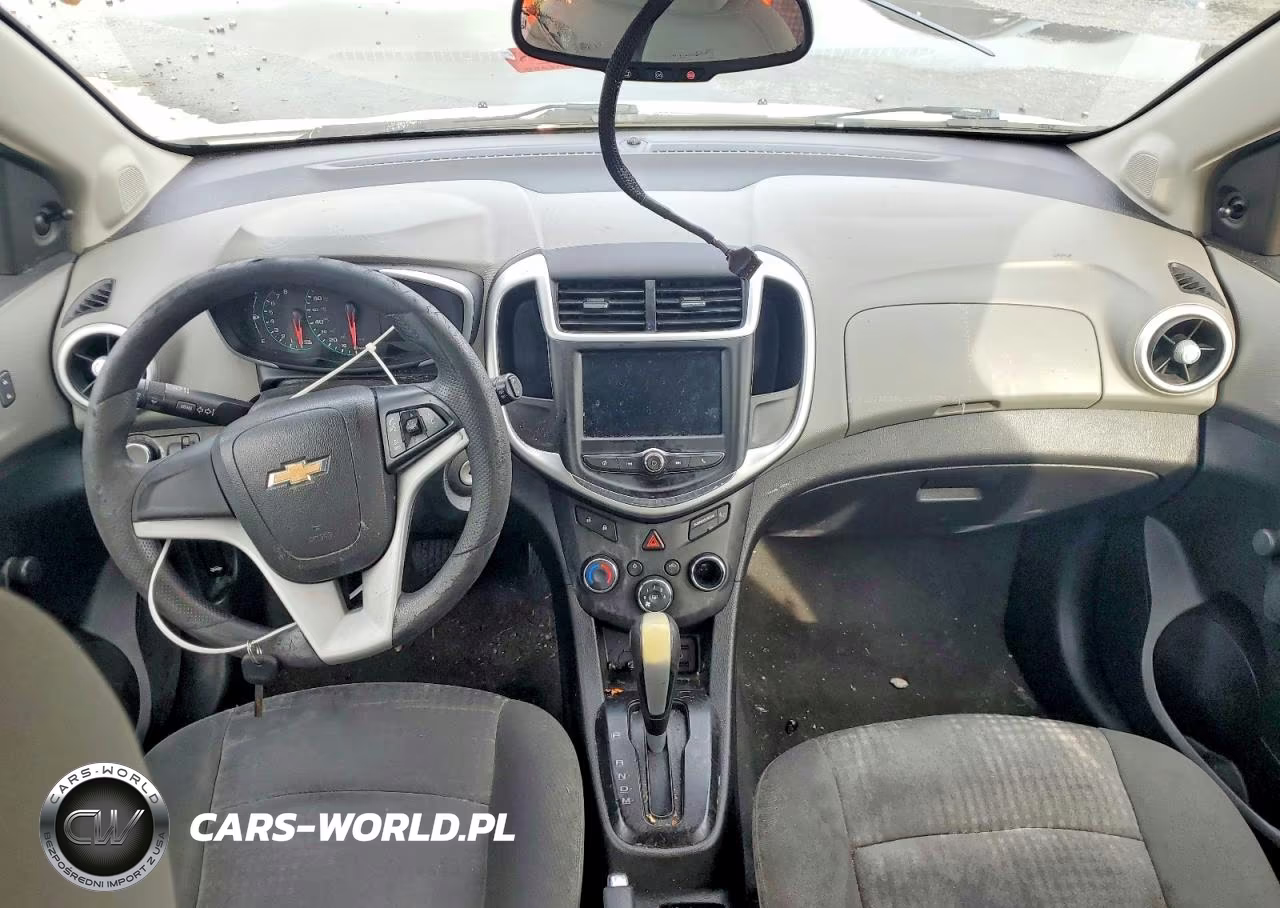 2018 Chevrolet Sonic VIN:1G1JG6SH4J4105388 - 8
