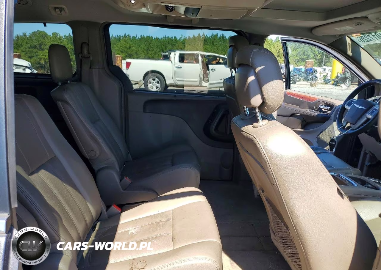 2016 Chrysler Town & Country Touring L VIN:2C4RC1CG0GR120037 - 11