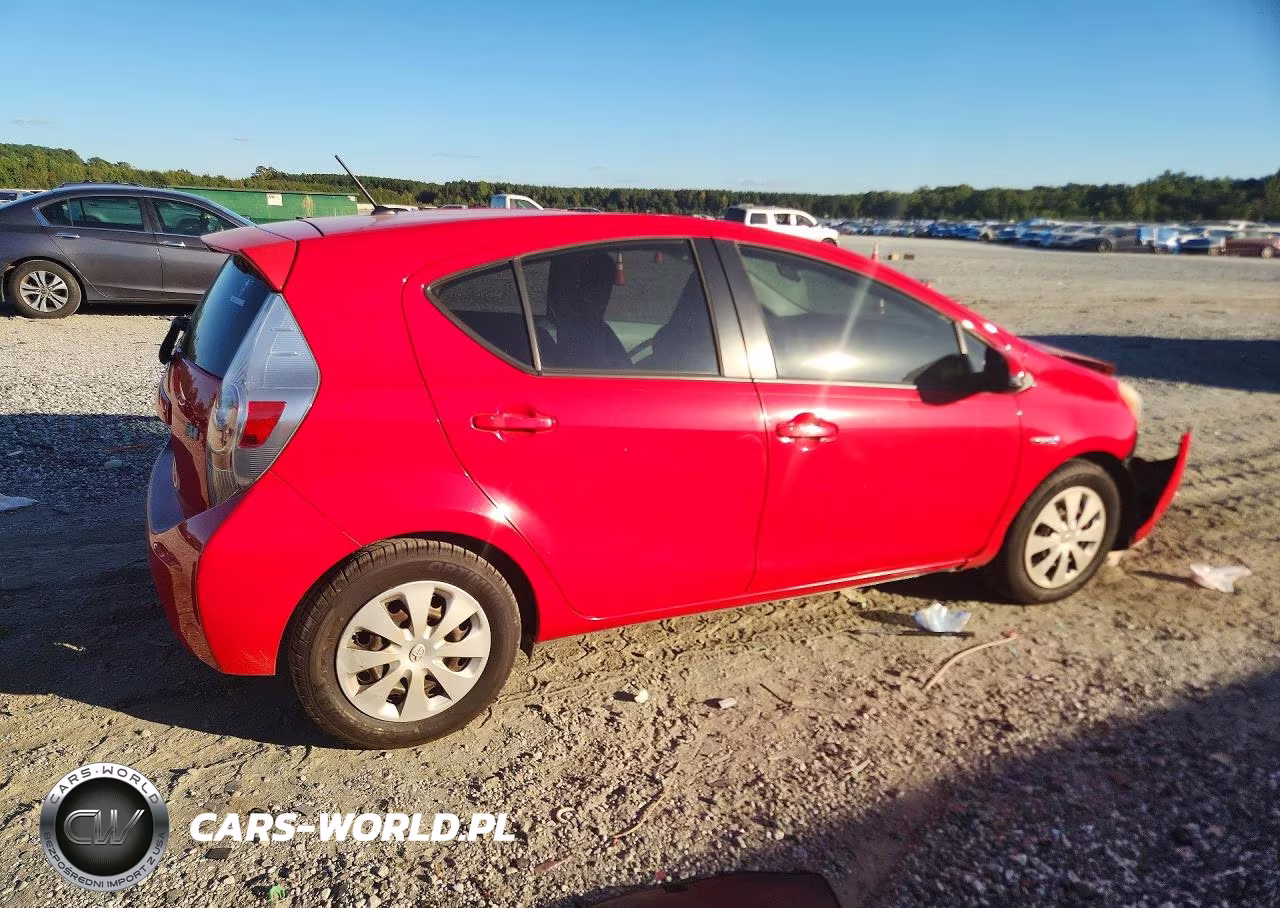 2013 Toyota Prius C One VIN:JTDKDTB30D1541748 - 3