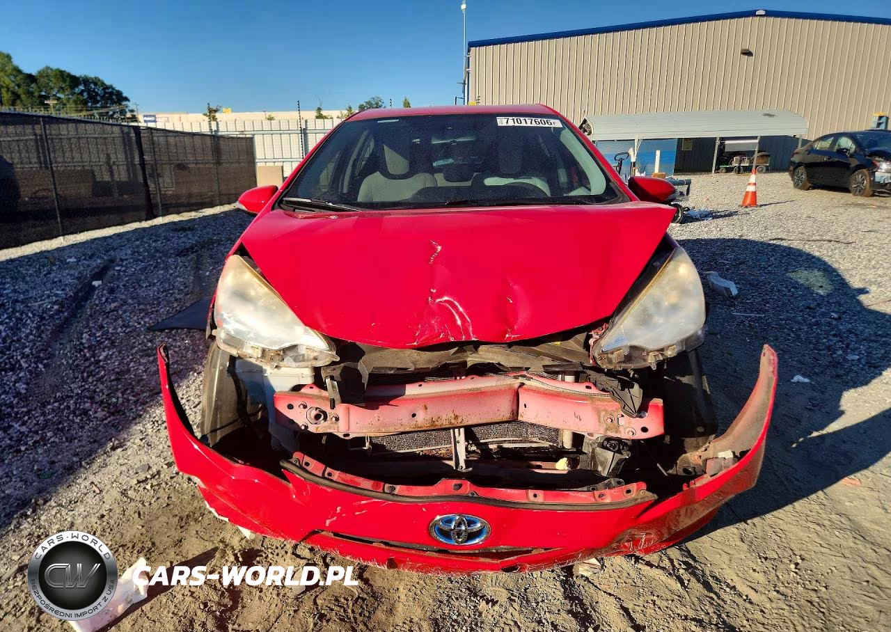 2013 Toyota Prius C One VIN:JTDKDTB30D1541748 - 5