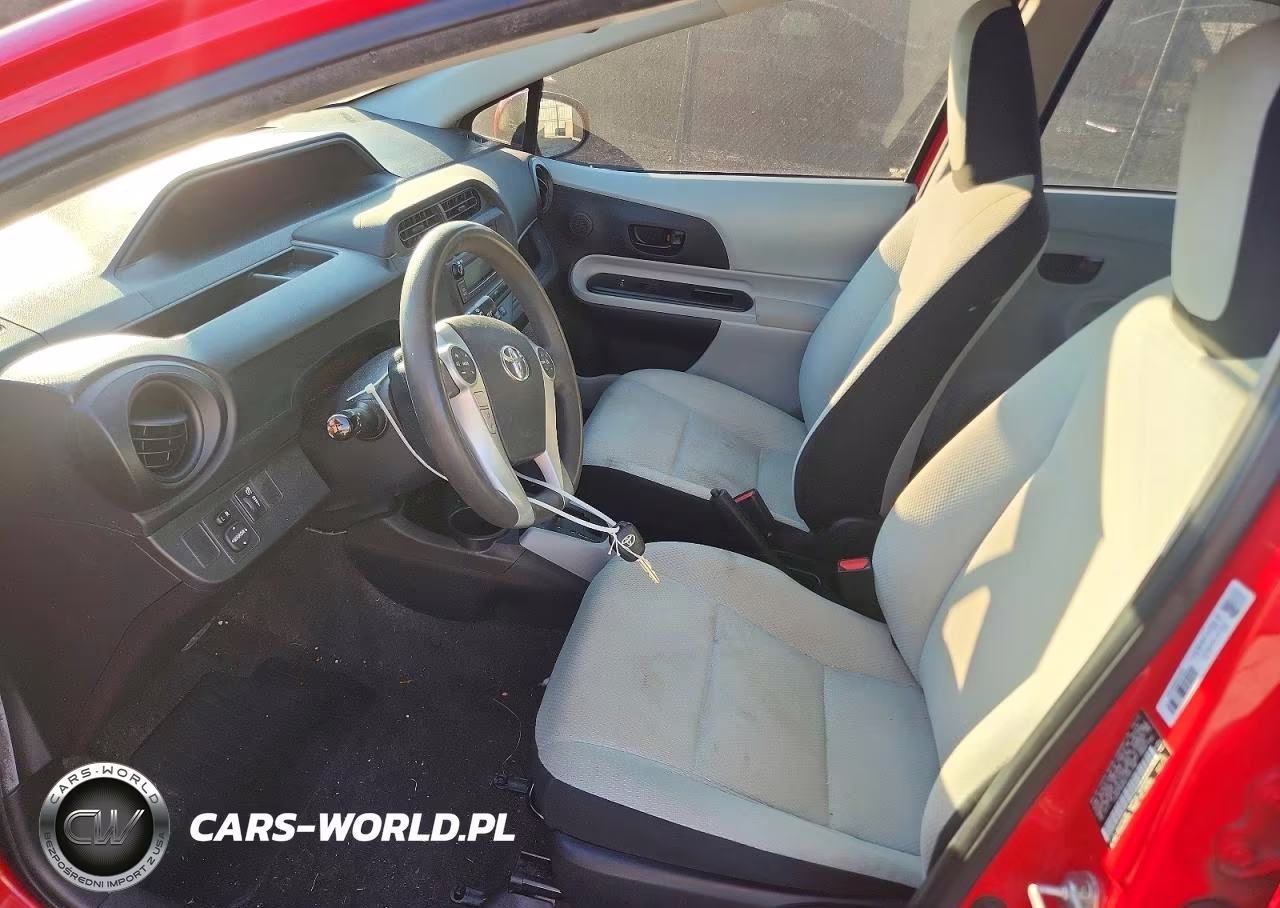2013 Toyota Prius C One VIN:JTDKDTB30D1541748 - 7
