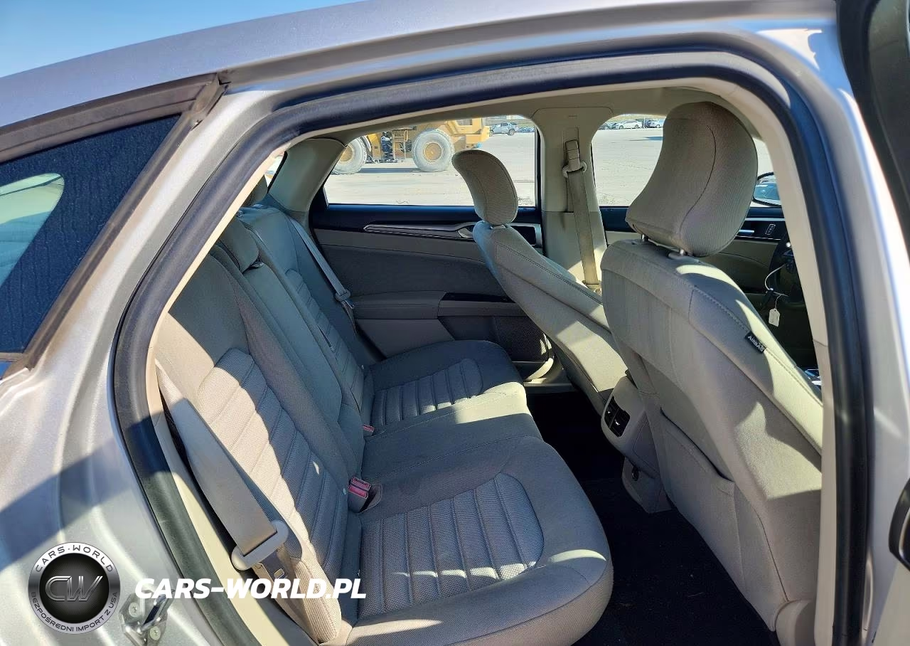 2019 Ford Fusion Se VIN:3FA6P0LU8KR207748 - 10