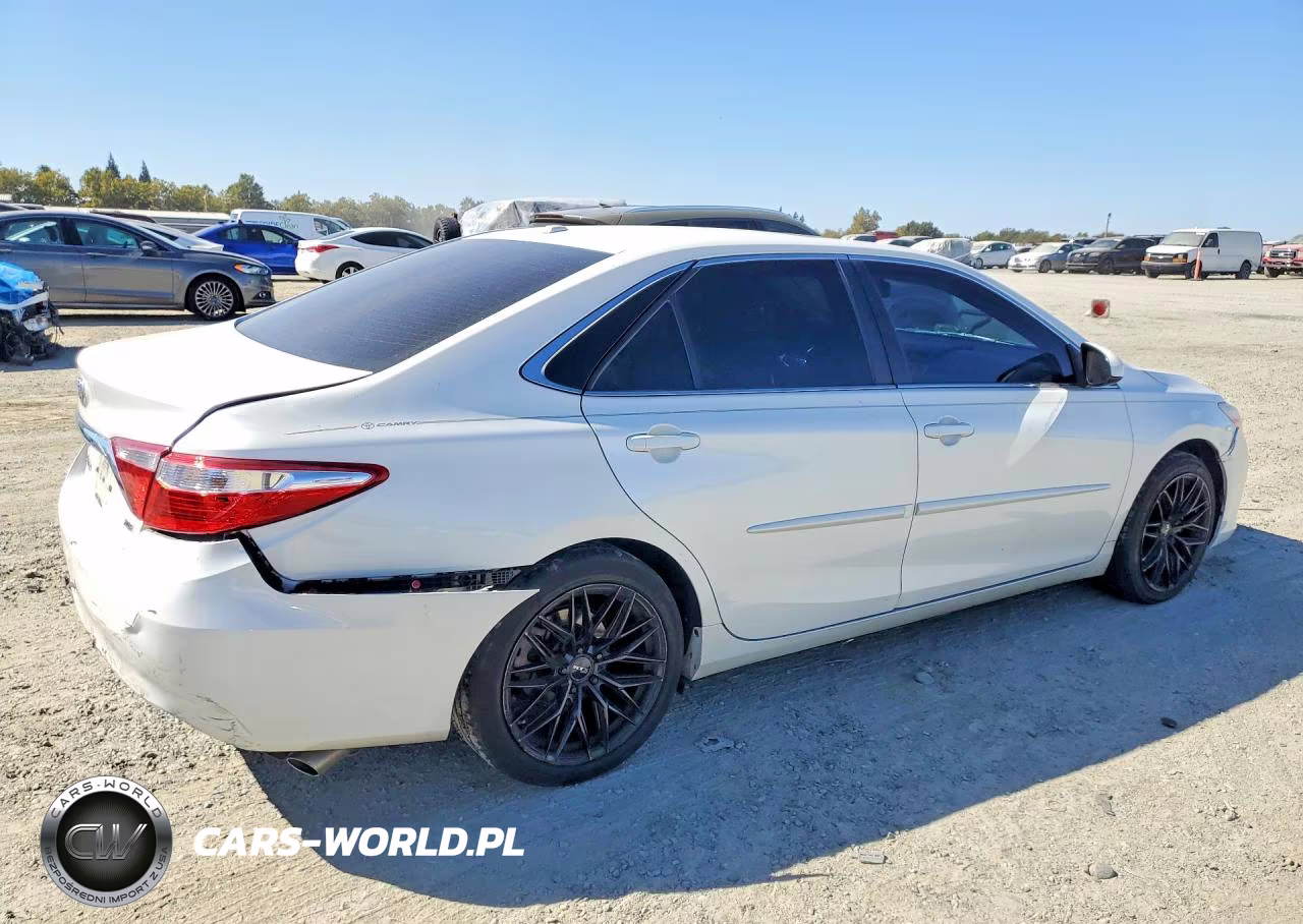 2017 Toyota Camry Xle V6 VIN:4T1BK1FK9HU032270 - 3