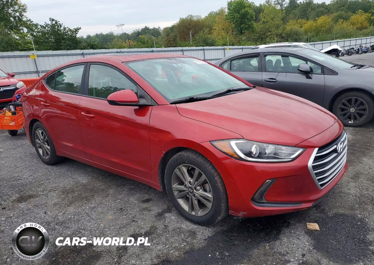 2018 Hyundai Elantra Value Edition VIN:5NPD84LF4JH271813 - 4