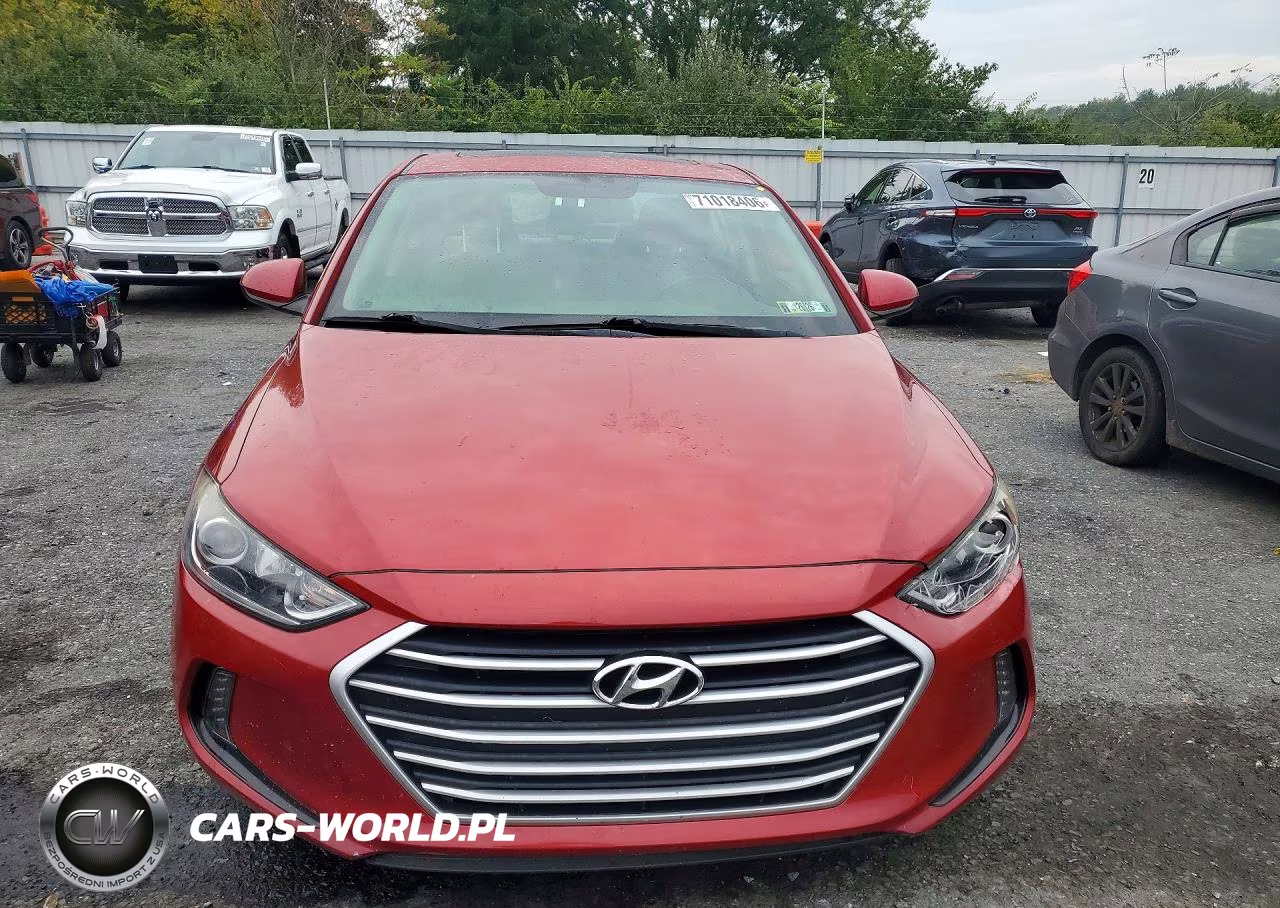 2018 Hyundai Elantra Value Edition VIN:5NPD84LF4JH271813 - 5