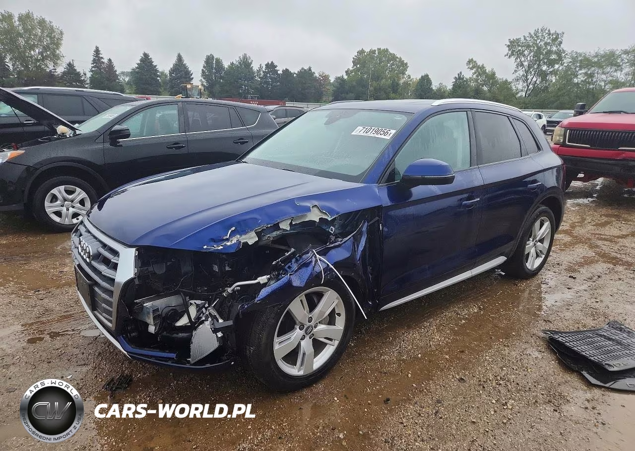 2018 Audi Q5 Premium VIN:WA1ANAFY2J2206090 - 1