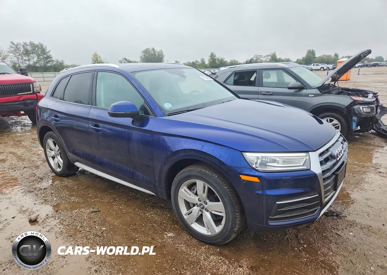 2018 Audi Q5 Premium VIN:WA1ANAFY2J2206090 - 4