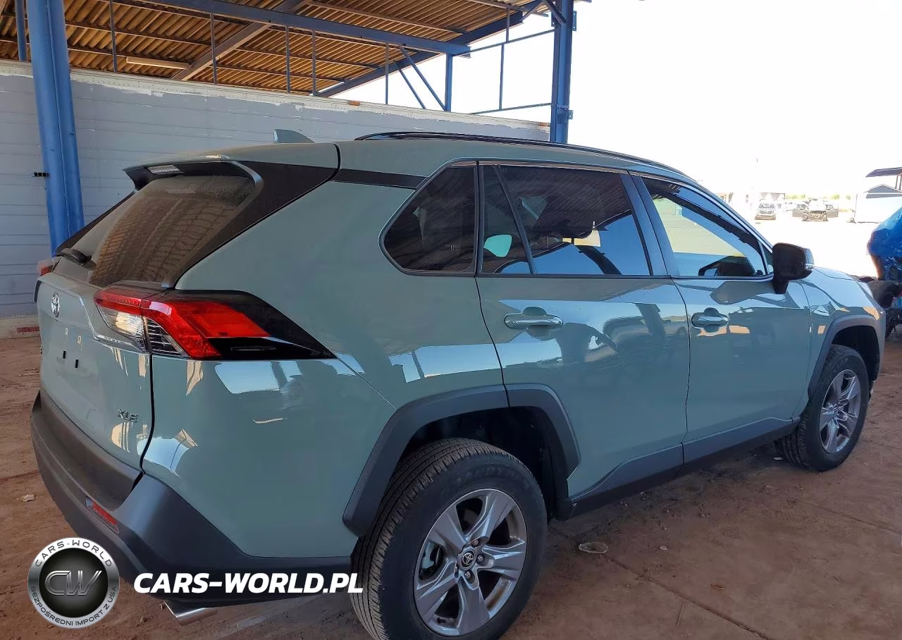 2023 Toyota Rav4 Xle VIN:JTMW1RFV2PD106497 - 3