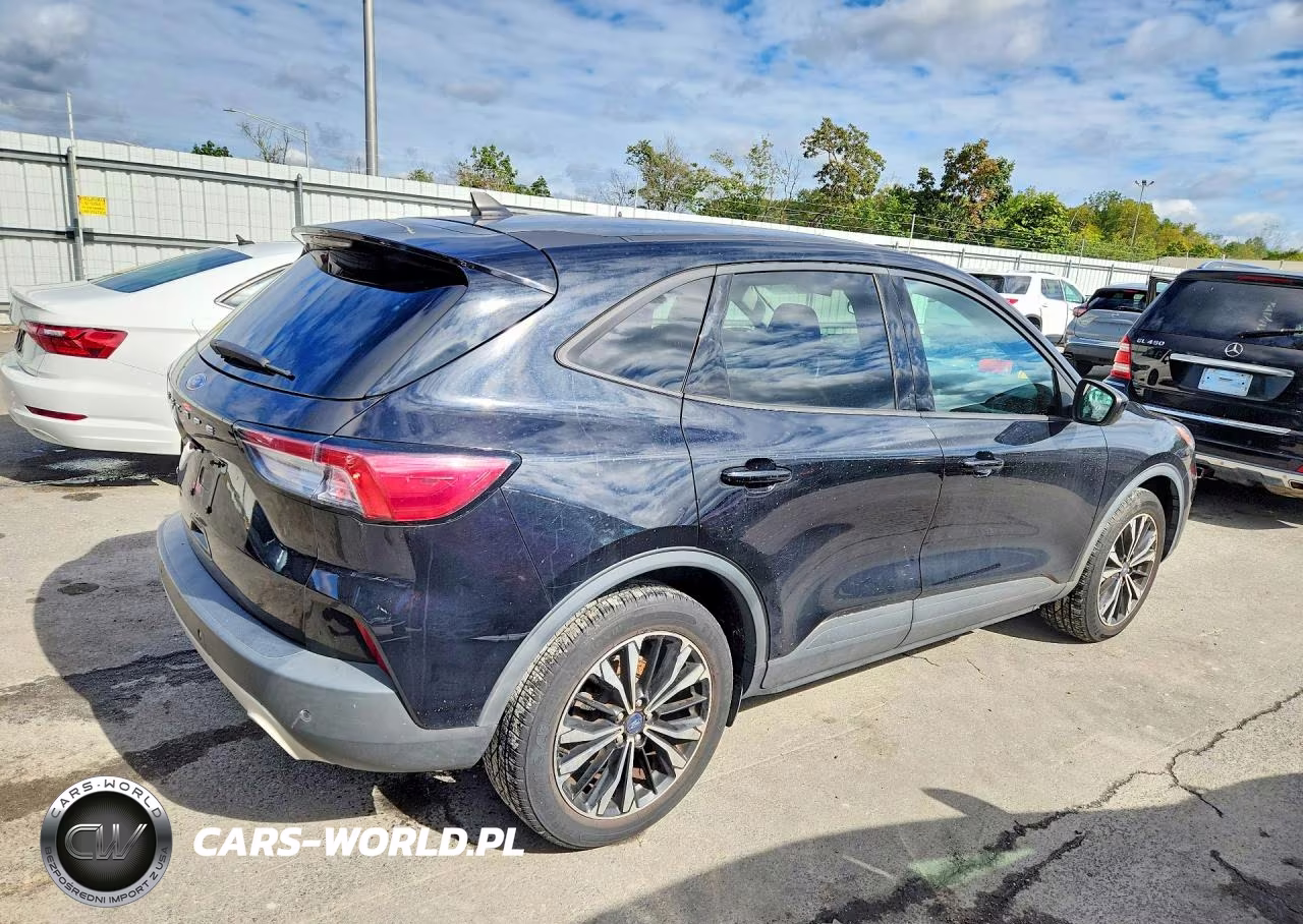 2021 Ford Escape Se VIN:1FMCU0G62MUA41980 - 3