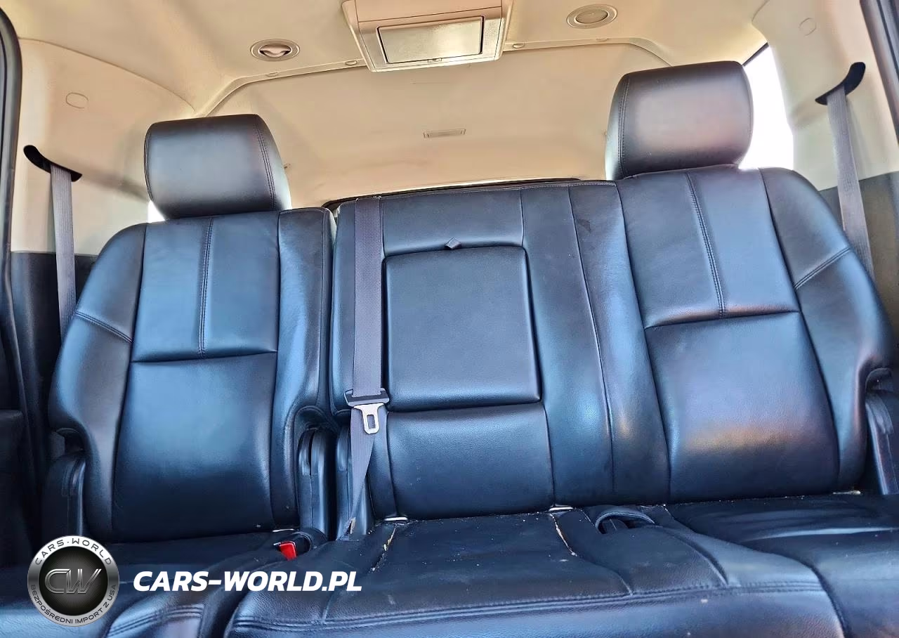 2012 Chevrolet Suburban VIN:1GNSKJE73CR132708 - 10