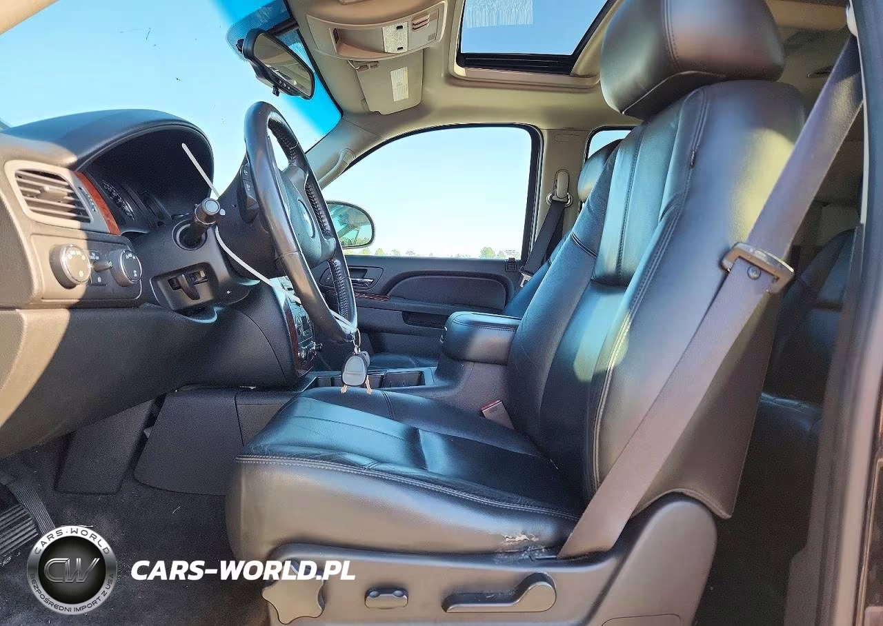 2012 Chevrolet Suburban VIN:1GNSKJE73CR132708 - 7