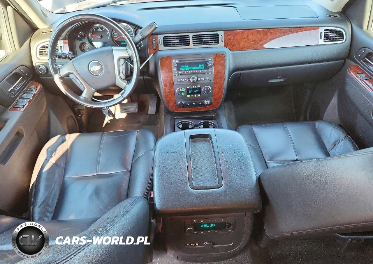2012 Chevrolet Suburban VIN:1GNSKJE73CR132708 - 8