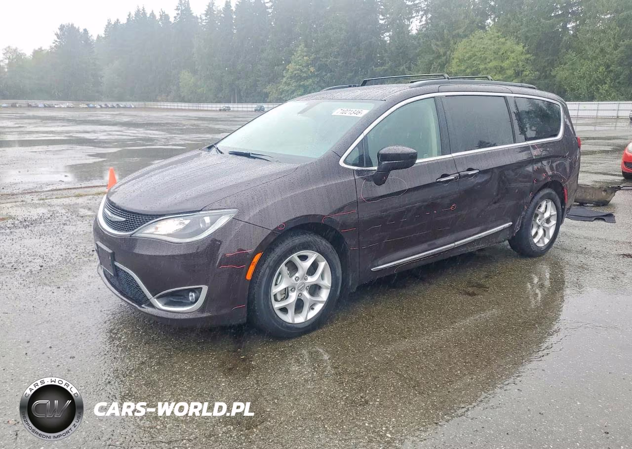 2017 Chrysler Pacifica Touring L VIN:2C4RC1BG3HR809542 - 1