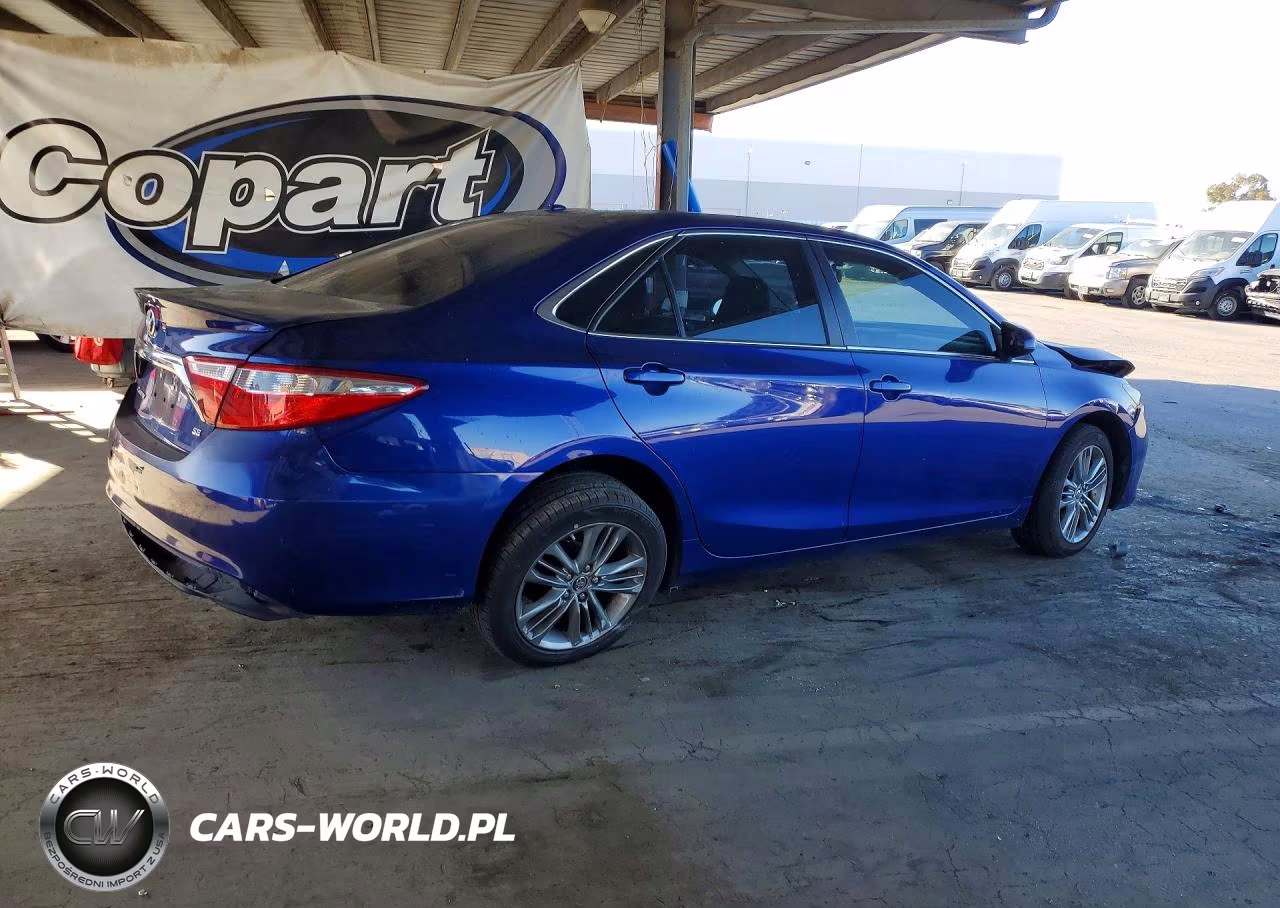 2015 Toyota Camry Se VIN:4T1BF1FK2FU883795 - 3