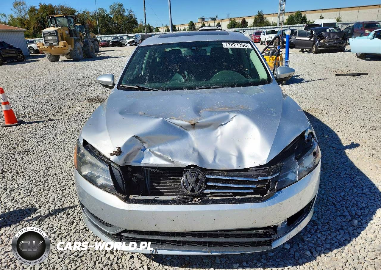 2012 Volkswagen Passat Se VIN:1VWBP7A38CC028697 - 5