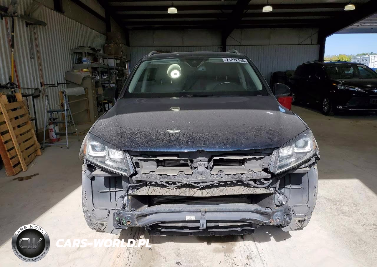 2016 Volkswagen Touareg Sport VIN:WVGEF9BP8GD012916 - 5
