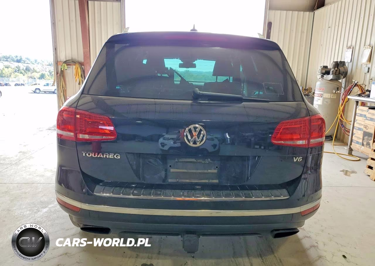 2016 Volkswagen Touareg Sport VIN:WVGEF9BP8GD012916 - 6