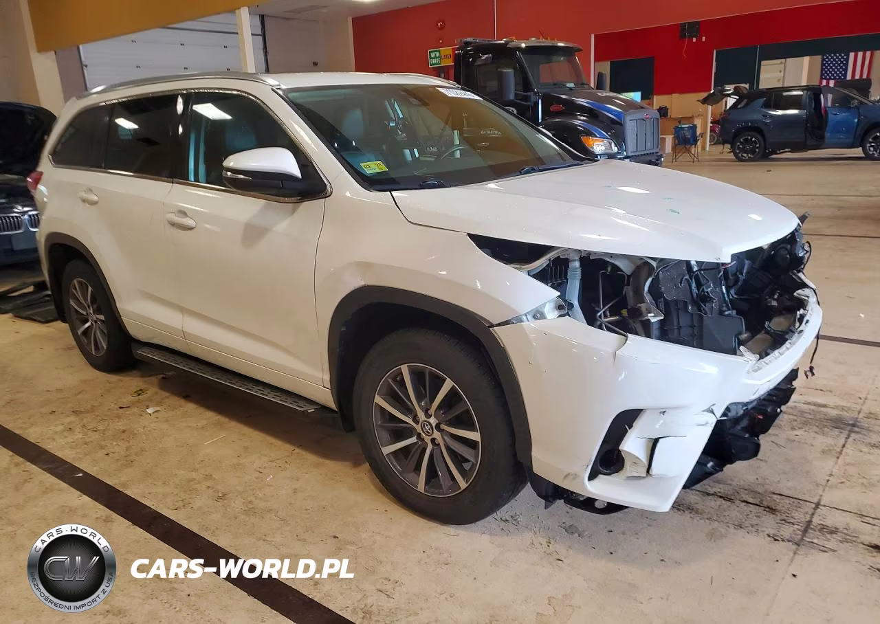 2017 Toyota Highlander Xle VIN:5TDJZRFH9HS477031 - 4
