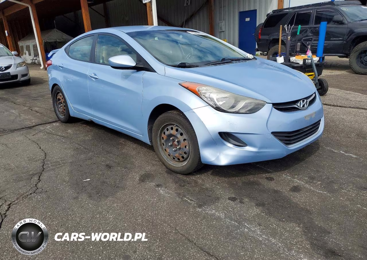 2013 Hyundai Elantra Gls VIN:KMHDH4AE3DU536818 - 4