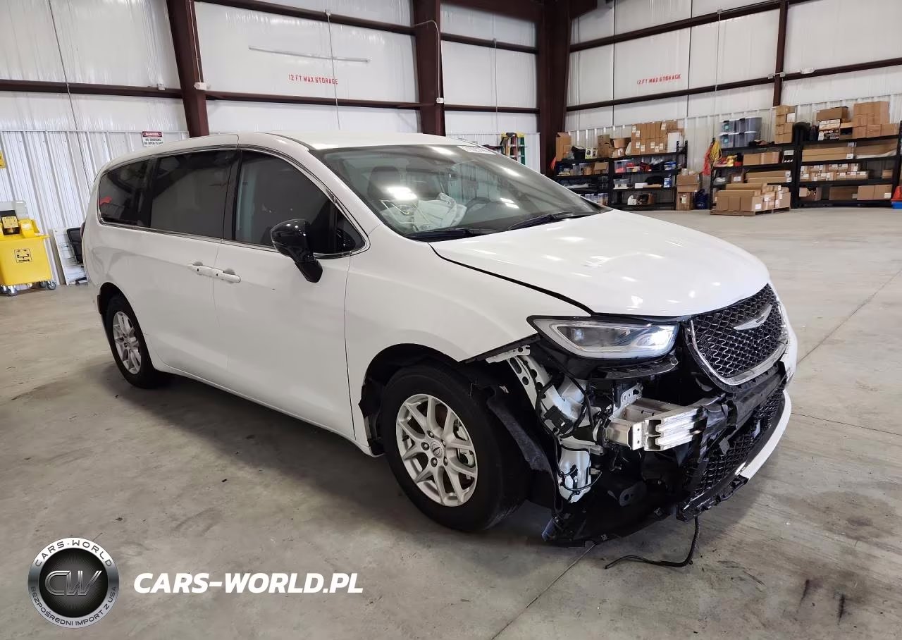2024 Chrysler Pacifica Touring L VIN:2C4RC1BG2RR195343 - 4